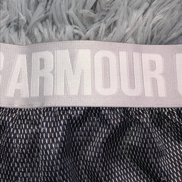 3/$34 UNDER ARMOUR HEAT GEAR SHORTS SILVER/GREY GIRLS SIZE  M/YOUTH - Picture 9 of 16